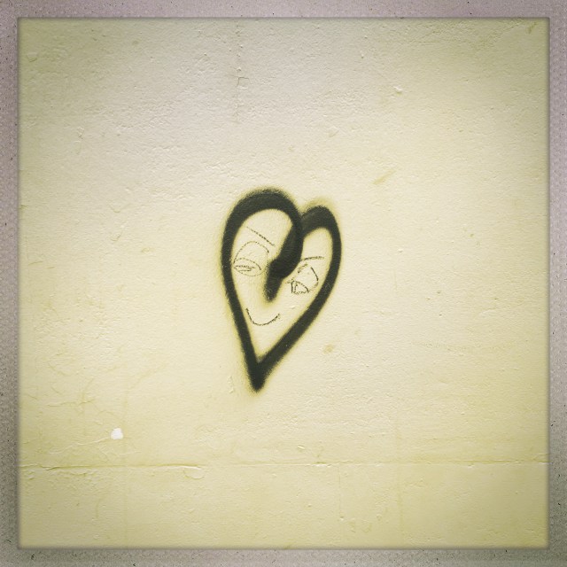 Love City. 9 Rue du Figuier. 10:51am.