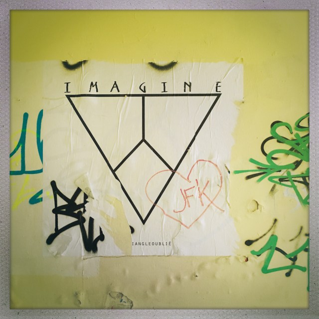 Love City. 5 Rue Charles V. 11:40am.