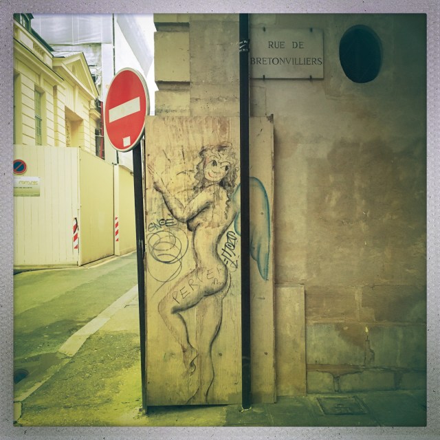 Love City. 8 Rue Saint-Louis en I'lle. 4:50pm.