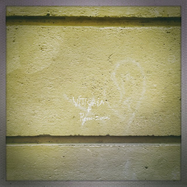 LOVE CITY. 24 Rue de la Cerisaie. 3:14pm.