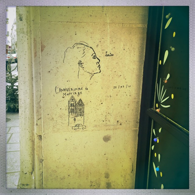 LOVE CITY. 13 Rue François Miron. 10:52am.