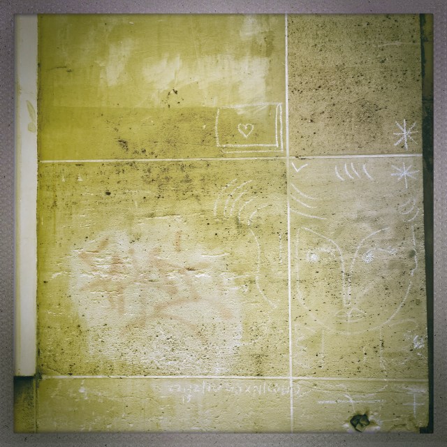 LOVE CITY. 176A Boulevard Saint-Germain. 1:04pm.