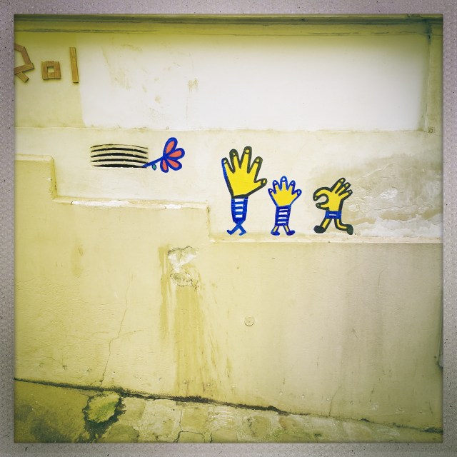 LOVE CITY. 24-27 Rue du Chevalier de La Barre. 1:54pm.