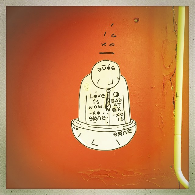 LOVE CITY. 18 Rue Saint-Rustique. 2:52pm.