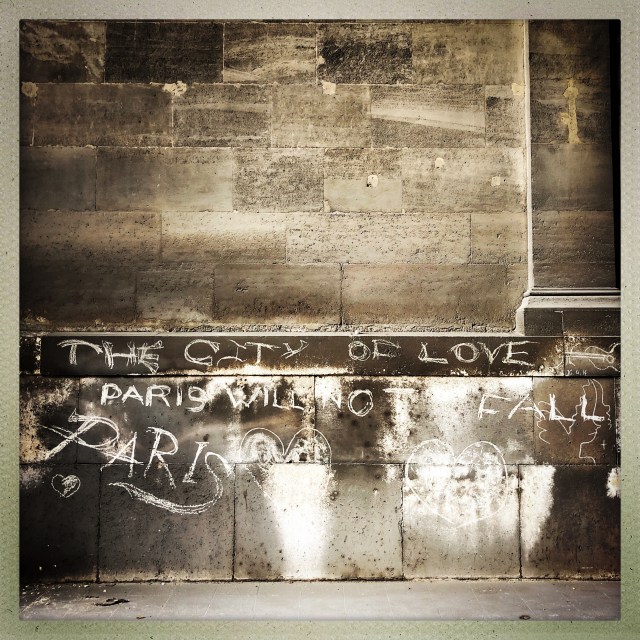 LOVE CITY. 11 Place du Carrousel. 11:29am.